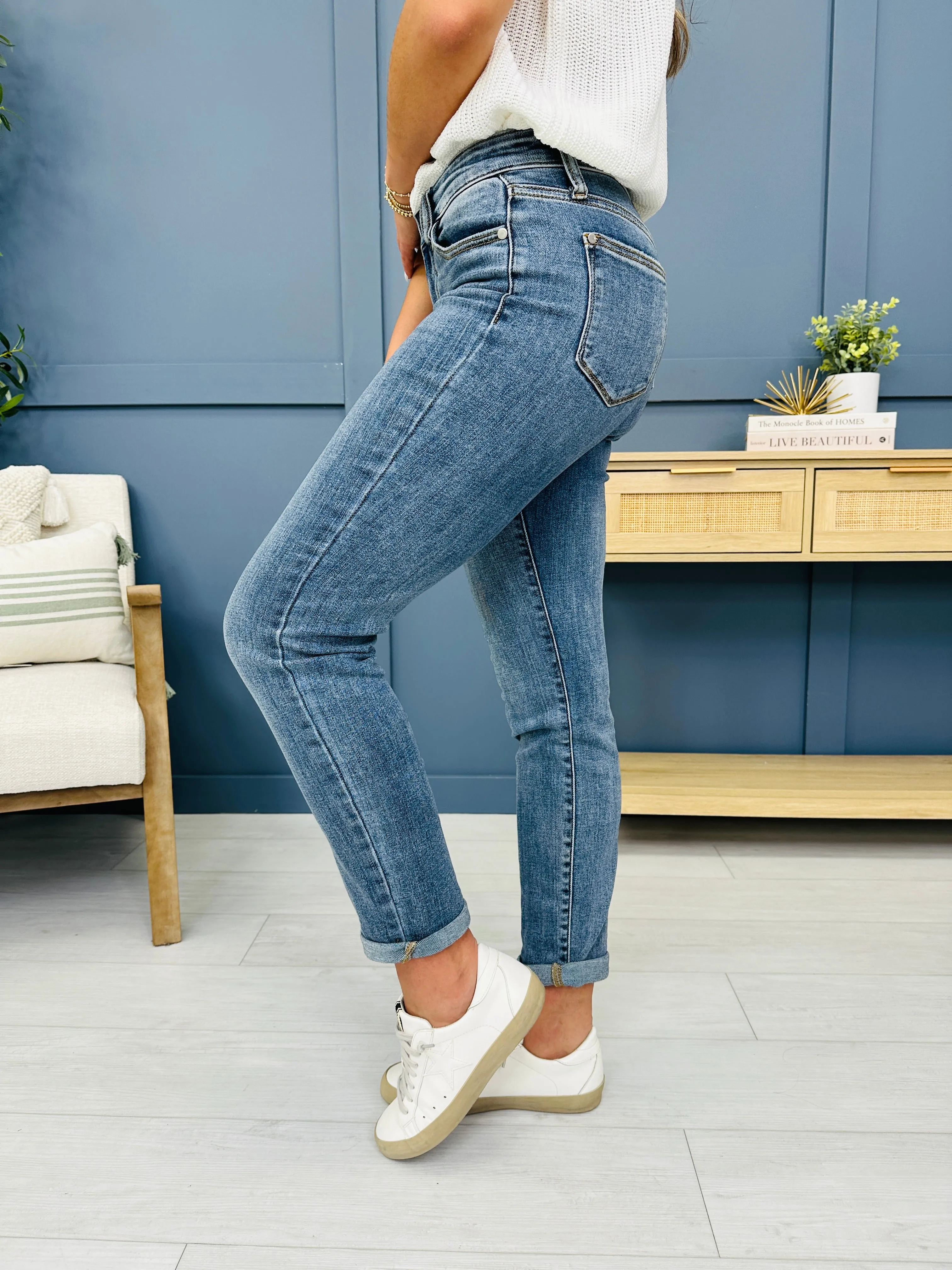Judy Blue Instant Classic Slim Fit Jeans in Reg/Curvy